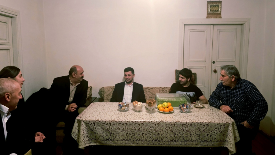 В День Героев Отечества глава Магарамкентского района Нариман Эфендиев на дому навестил участника СВО Рамазана Бейбутова