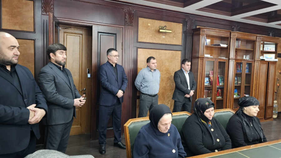 В администрации Магарамкентского района родным погибших героев вручили Ордена Мужества (посмертно)