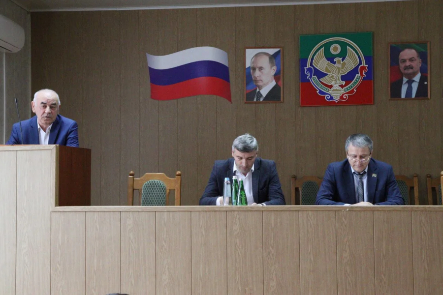 Нариман Ражидинович Эфендиев единогласно избран главой Магарамкентского района