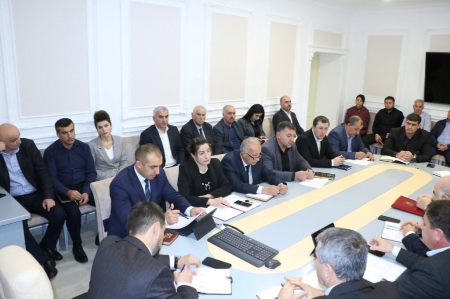 Под руководством Наримана Эфендиева в администрации Магарамкентского района состоялось совещание по актуальным вопросам