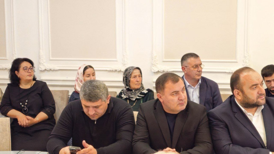 Представители администрации Магарамкентского района вместе с главами сельских поселений приняли участие в работе совещания ВАРМСУ Москва в режиме ВКС