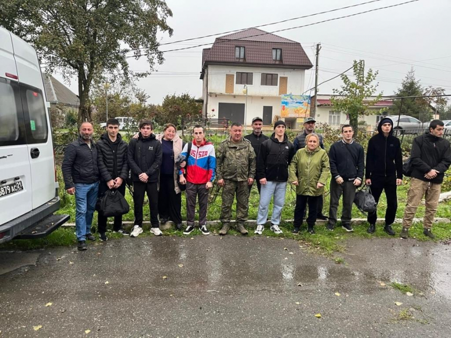 Очередная группа призывников отправилась на службу из Магарамкентского района