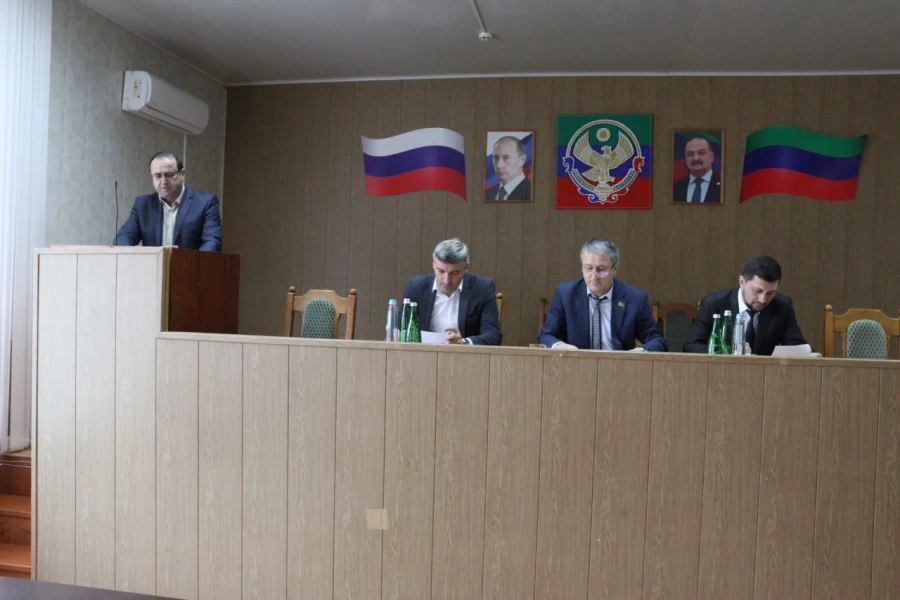 Нариман Ражидинович Эфендиев единогласно избран главой Магарамкентского района