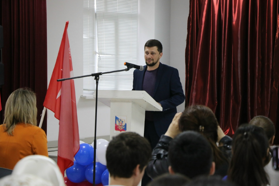 Глава Магарамкентского района Нариман Эфендиев принял участие в конференции местного отделения Движения Первых