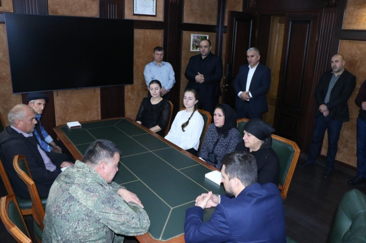 В администрации Магарамкентского района родным погибших участников СВО вручили Ордена Мужества (посмертно)